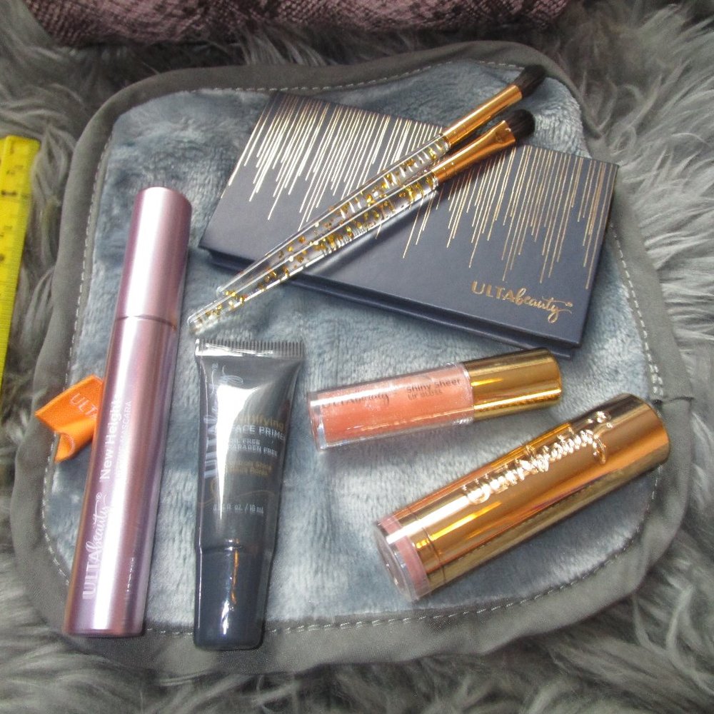 ULTA 8 Piece and Bag Makeup Set